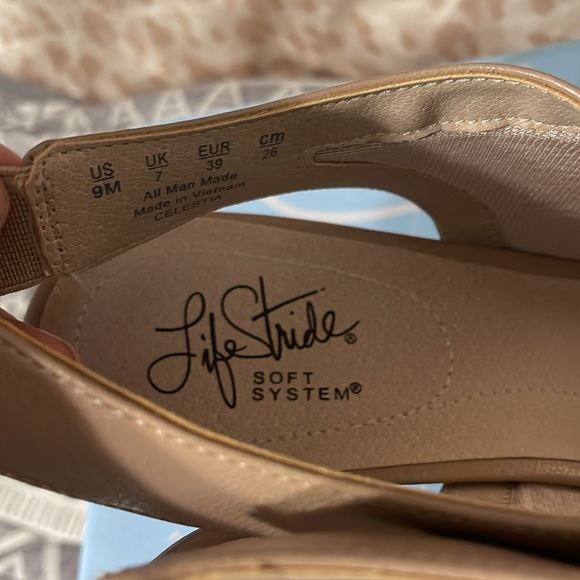 Life stride taupe size 9 - Picture 4 of 4